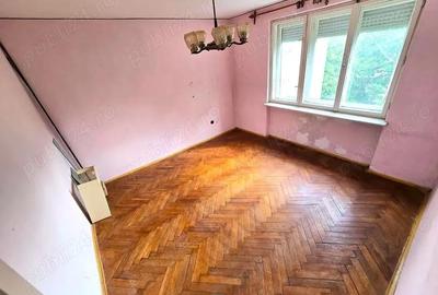 Apartament cu 3 camere decomandat | Etajul 3 - Botizului - 2