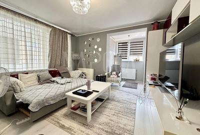 Apartament cu 3 camere semidecomandat în Florești