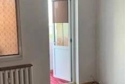 Apartament cu 3 camere decomandat în 1 Mai