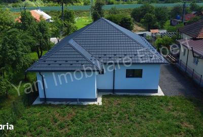 Casă cu 3 camere cu Teren 2477 Mp în Băiculești - 1