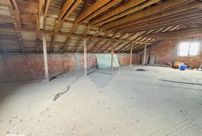 Casă cu 8 camere cu Teren 520 Mp în Balotești