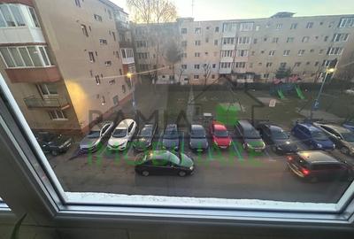 Apartament cu 3 camere decomandat, mobilat în Tractorul - 7