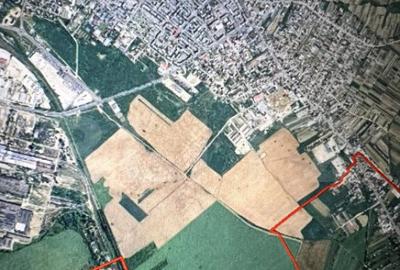 Teren de 19800 mp, în Central - 3