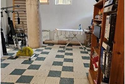 Casă individuală cu 8 camere cu Canalizare în Iancu Nicolae - 6