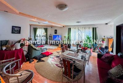 Casă cu 5 camere cu Teren 329 Mp în Ceangăi - 5