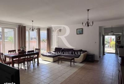Casă cu 4 camere în Sântandrei