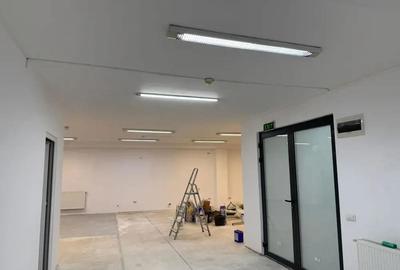 Spatiu comercial ,demisol,cladire birouri,Vitan