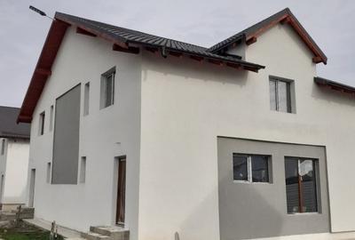 Casă cu 3 camere în Strejnicu