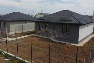 De vanzare / 3 Camere / 2 Bai / Berceni - 1