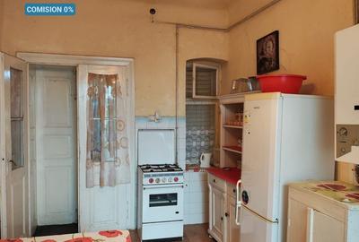 Casă cu 6 camere cu Canalizare în Peciu Nou