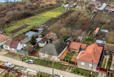 Casă individuală cu 3 camere cu Canalizare în Central - 1