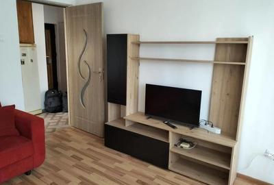 In Zona Circumvalatiunii-Ghe Lazar-Iulius Mall,Decomandat,Mobilat Decent,Utilat ,Merita Vazut,330 E - 3