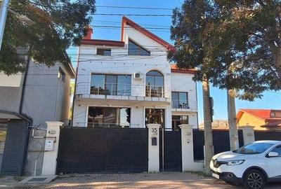 Casă / Vilă cu 8 camere de vânzare Casă / Vilă cu 8 camere de vânzare - 1