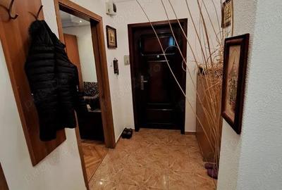 Inchiriez apartament 2 camere, Tg. Mures, Unirii - 1