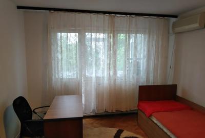 Apartament cu 3 camere semidecomandat, mobilat în Podul de Piatră - 2