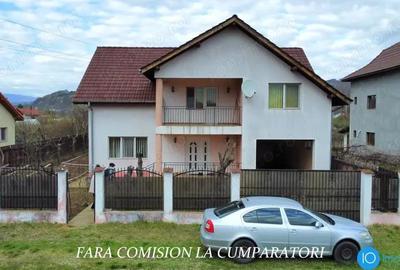 BUJORENI, CASA CU SPATII GENEROASE - 3