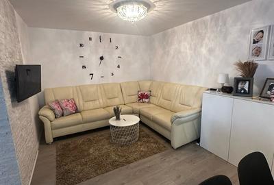 Apartament cu 4 camere decomandat în Găești - 1