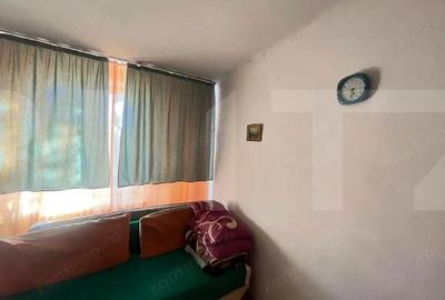 Apartament cu 3 camere semidecomandat în Central - 1