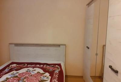 Proprietar inchiriez apartament cu trei camere semidecomandat - 1