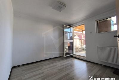 Casa cu CF spatiu comercial, curte comuna, Gruia