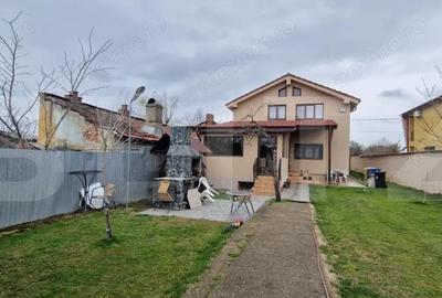 Casă cu Canalizare în Central - 9