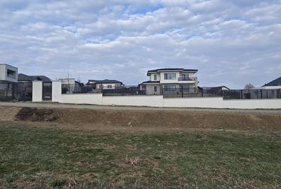 Teren Construcții intravilan de 777 mp, în Est - 3