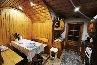 Casa de vanzare, cu 3 camere, 80 mp, 900 mp teren, Siret - 7