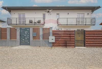 Casă cu 4 camere cu Teren 300 Mp în Tărlungeni - 1