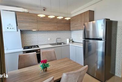 Apartament cu 3 camere semidecomandat în Între Lacuri