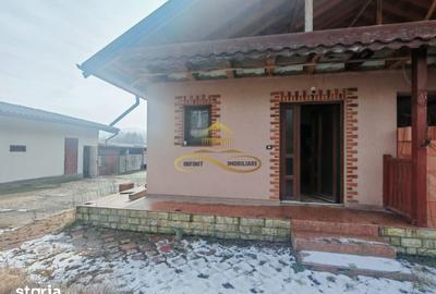 Casă cu 2 camere cu Teren 760 Mp în Mărgineni - 9