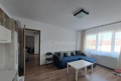 Apartament cu 3 camere semidecomandat în Micro II - 4