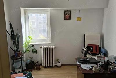 Vanzare apartament 3 camere , decomandat, Central Slobozia Vanzare apartament 3 camere , decomandat, Central Slobozia - 10