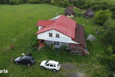 Casă cu 4 camere cu Teren 57600 Mp în Zimbor - 2