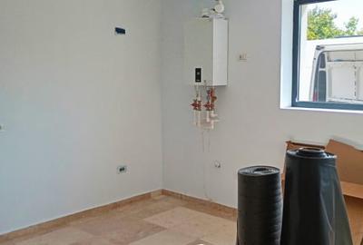 Vila Tunari str. Paris, 5 camere, curte 300  mp, 400 mp construiti - 25