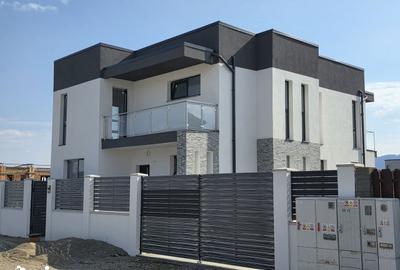 Casă cu 4 camere cu Teren 500 Mp în Cristian - 2