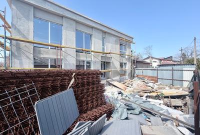 Casă individuală cu 4 camere cu Canalizare în Central - 2