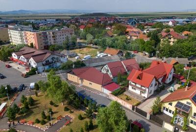 Casa si Spatiu comercial, centru in Sacele! - 6