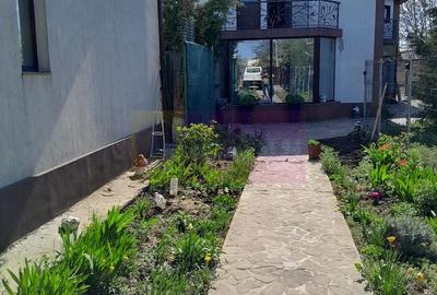 Casă individuală cu 5 camere cu Canalizare în Tineretului - 1