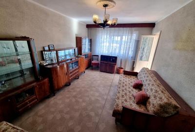 Apartament cu 3 camere decomandat în Central - 2