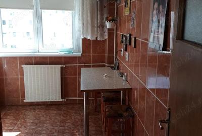 Apartament cu 3 camere decomandat în Baba Novac - 2