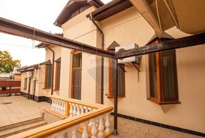 Casa / Vila cu piscina, 6 camere de vanzare in zona Central - 10