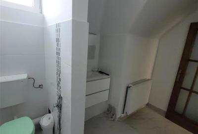 Casă cu 3 camere cu Teren 418 Mp în Breaza de Jos - 1