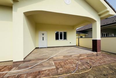 Duplex cu 3 camere cu Canalizare în Beregsău Mare - 1