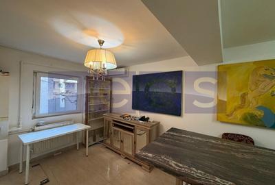 Casă individuală cu 8 camere cu Canalizare în Universitate - 1