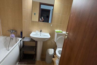 Garsonieră în Titan - 2