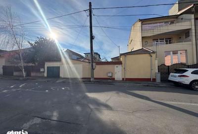 Casă cu 4 camere cu Teren 327 Mp în Universitate - 1