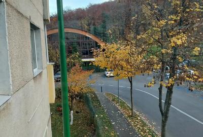 Vand apartament cu 4 camere in racadau - 1