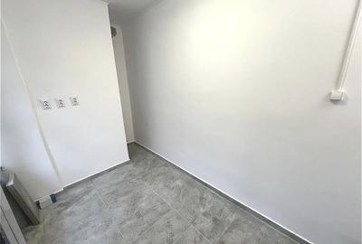 Spațiu comercial, de 8 mp, în P-ța Romană - 3