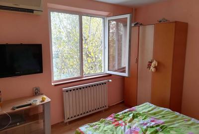 Apartament cu 3 camere decomandat în Rahova