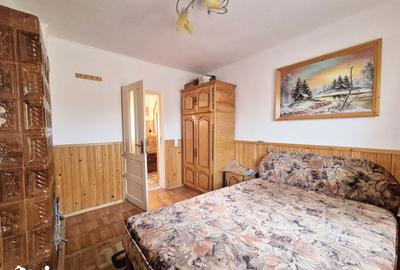 Casă cu 5 camere decomandat cu Teren 1600 Mp în Dobreni - 3